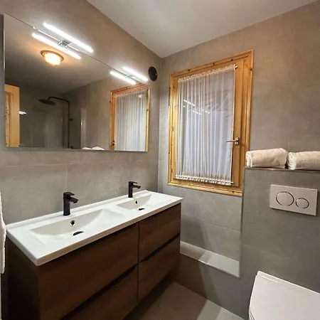 Meribel 4 Pieces, 8 Pers, Proche Pistes, Parking, Wifi - Fr-1-180-620 * Les Allues